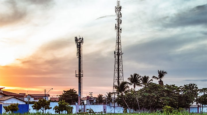 Satellite connectivity is helping 5G become a reality, but challenges remain.