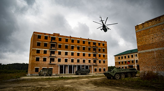 Ukrainian soldiers conduct urban operations during a military exercise involving 15 nations.